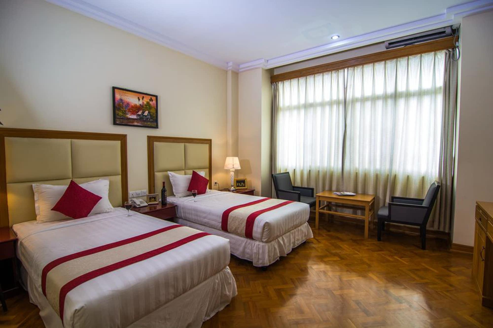 Royal Inlay Hotel Nyaung Shwe Extérieur photo