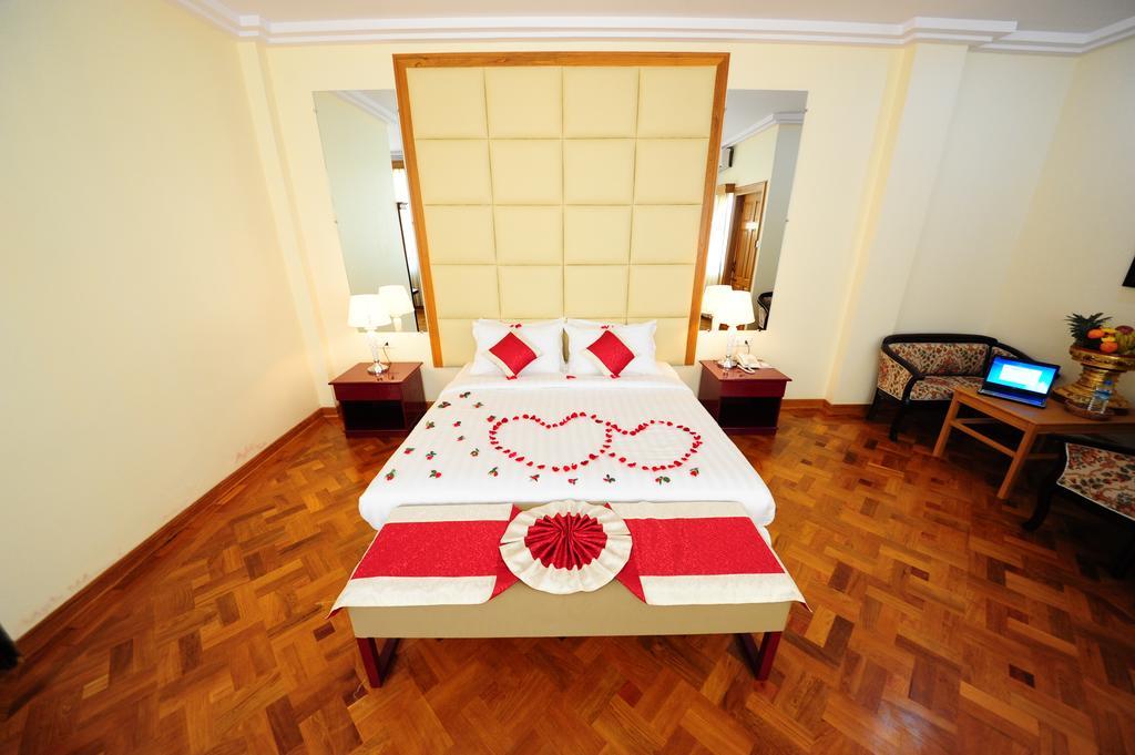 Royal Inlay Hotel Nyaung Shwe Extérieur photo